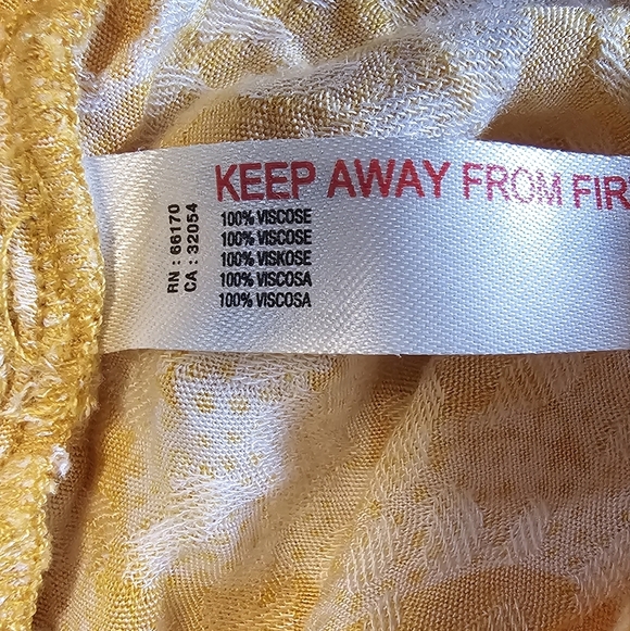 By Anthropologie Sensual Strappy Romper, Yellow Motif, Size Medium - Picture 17 of 17